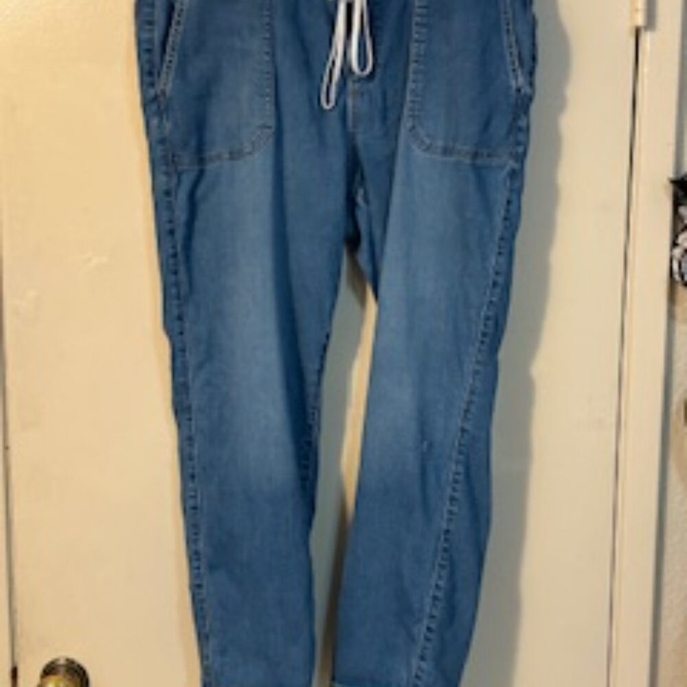 Torrid Blue Jeans – Size 2 – Stretch Waistband with Adjustable Drawstring